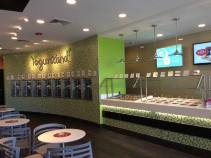 yogurtland-store